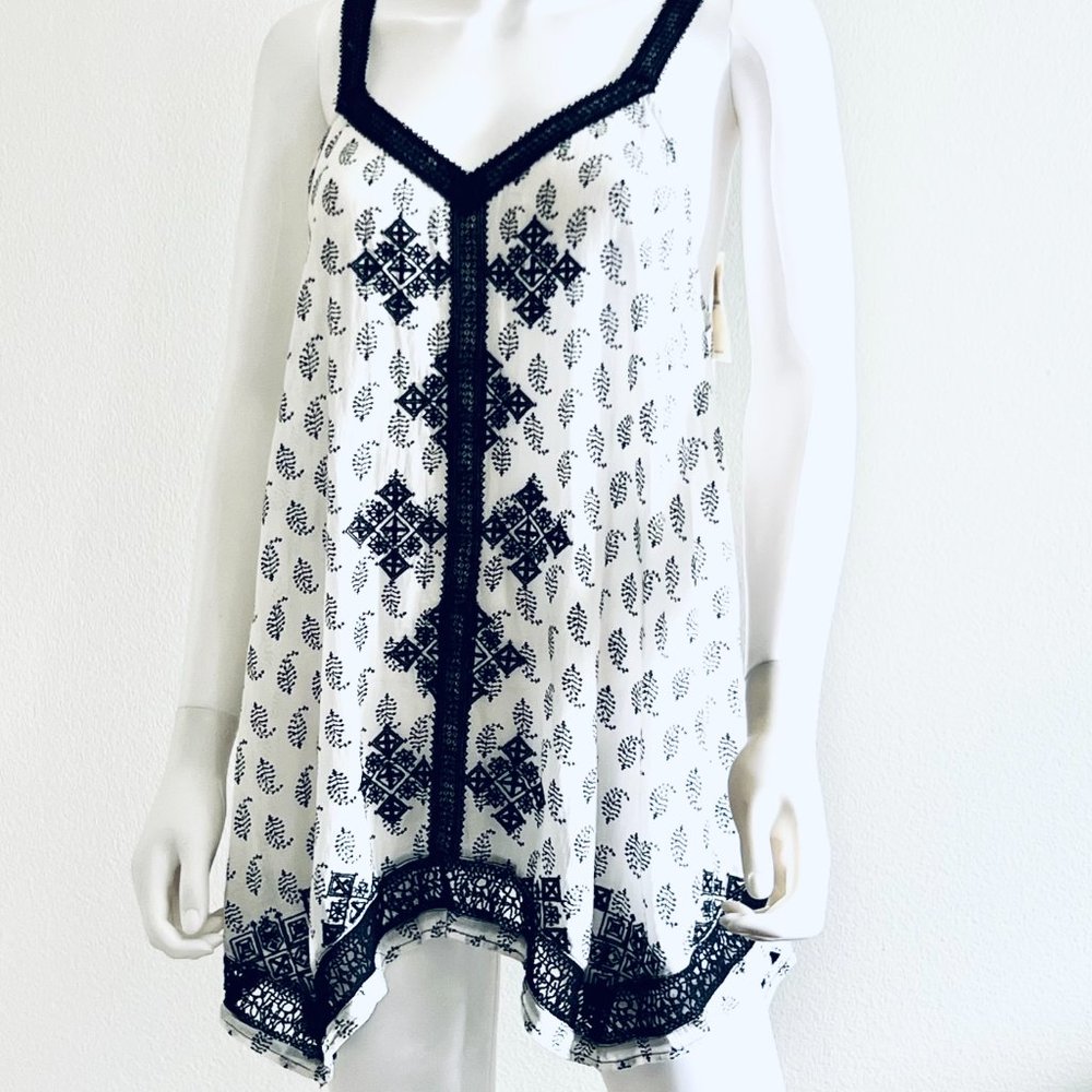 Lucky Brand Boho Chic Black & White Handkerchief V-Neck Sleeveless Top, L, NWT